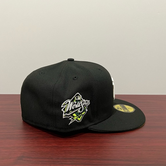 New Era, 59Fifty Fitted Hat, New York Yankees, 1998, World Series, Black - Picture 2 of 10